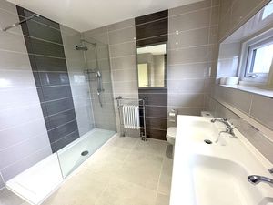 Photo 16- click for photo gallery